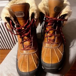 Clarks privo Brown Leather Winter Boots with Fur